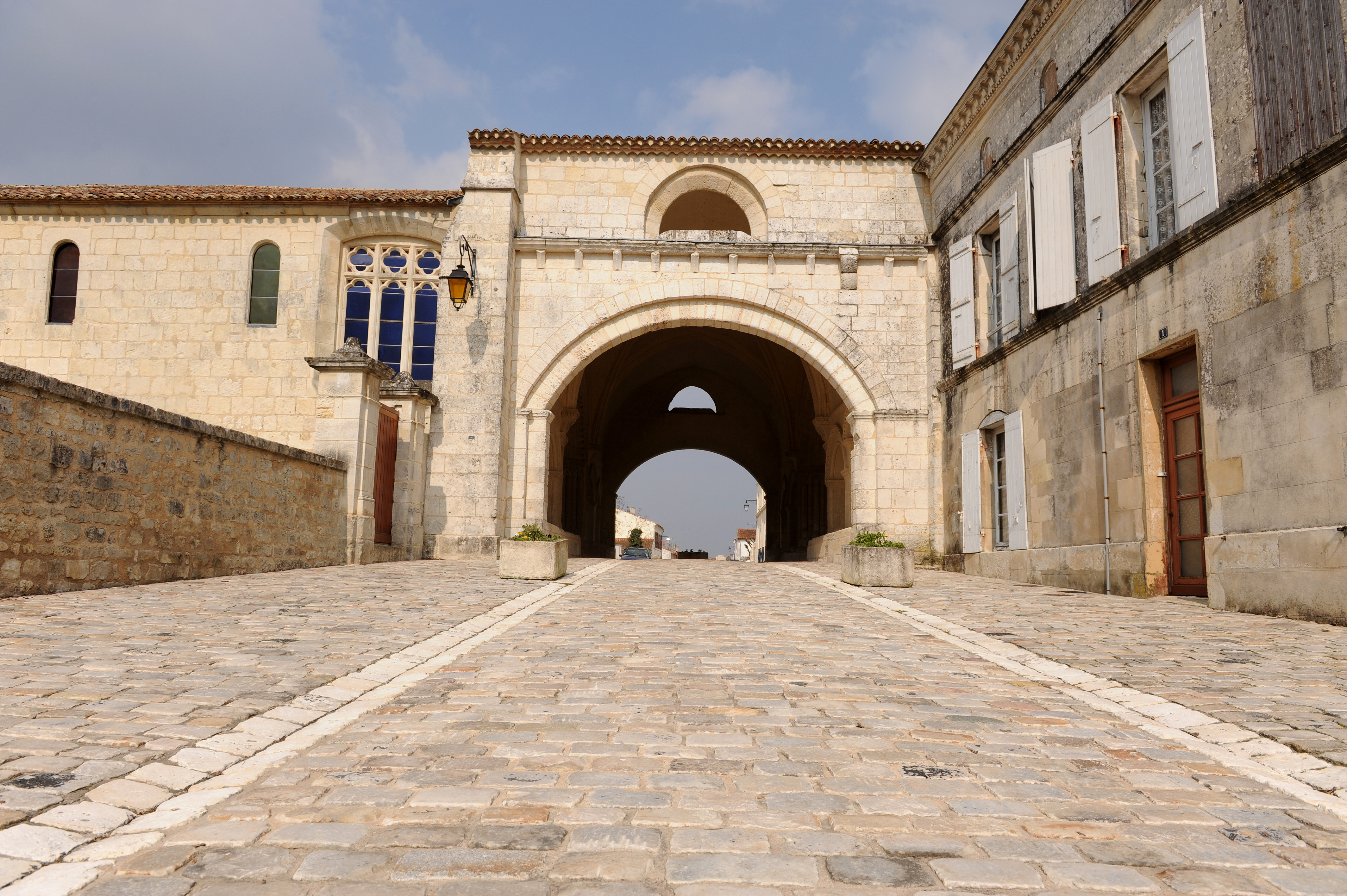 L'Hôpital des pèlerins à Pons (Charente-Maritime)